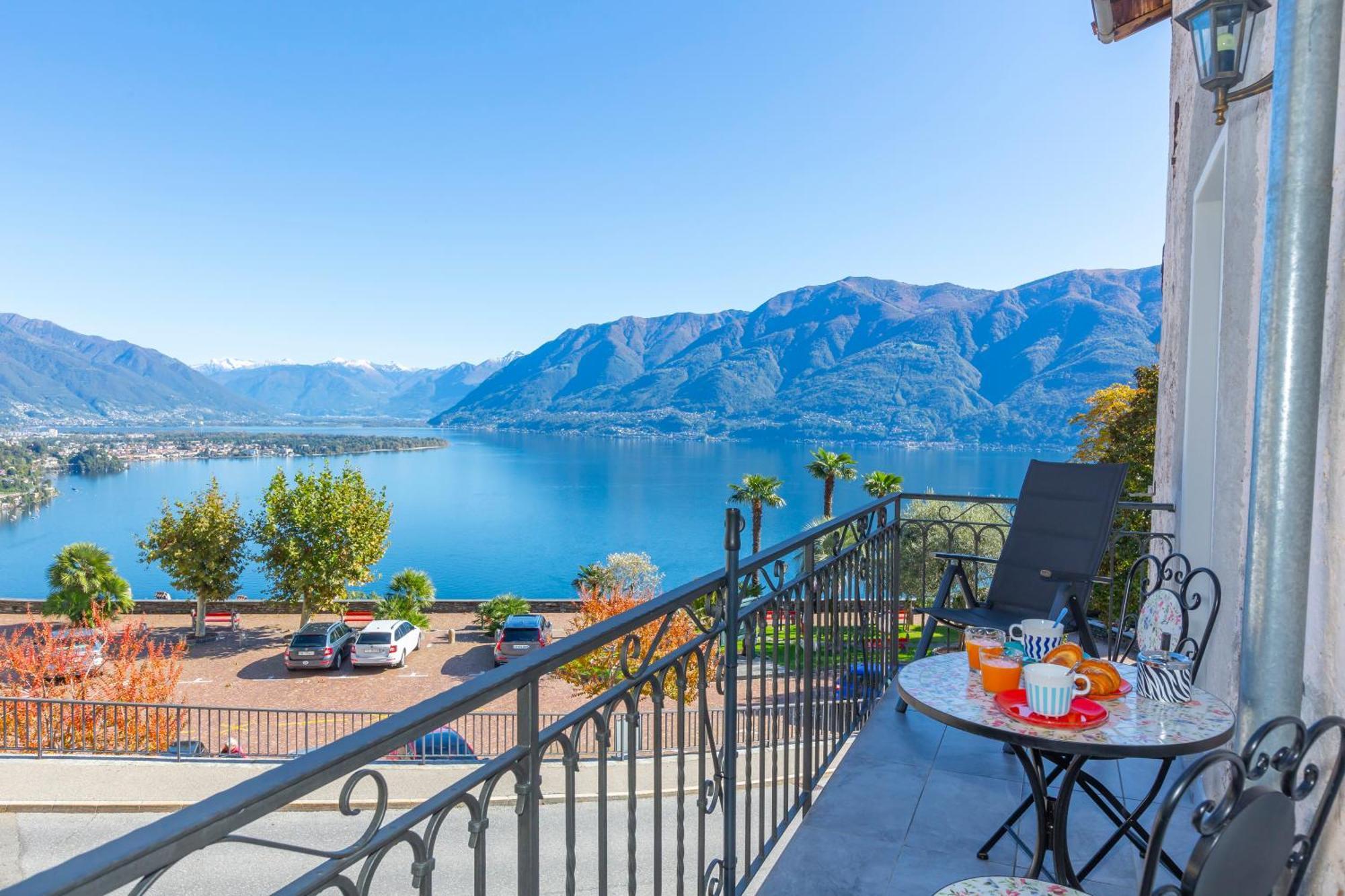 Yellow View Apartment - Happy Rentals Ronco sopra Ascona Eksteriør billede